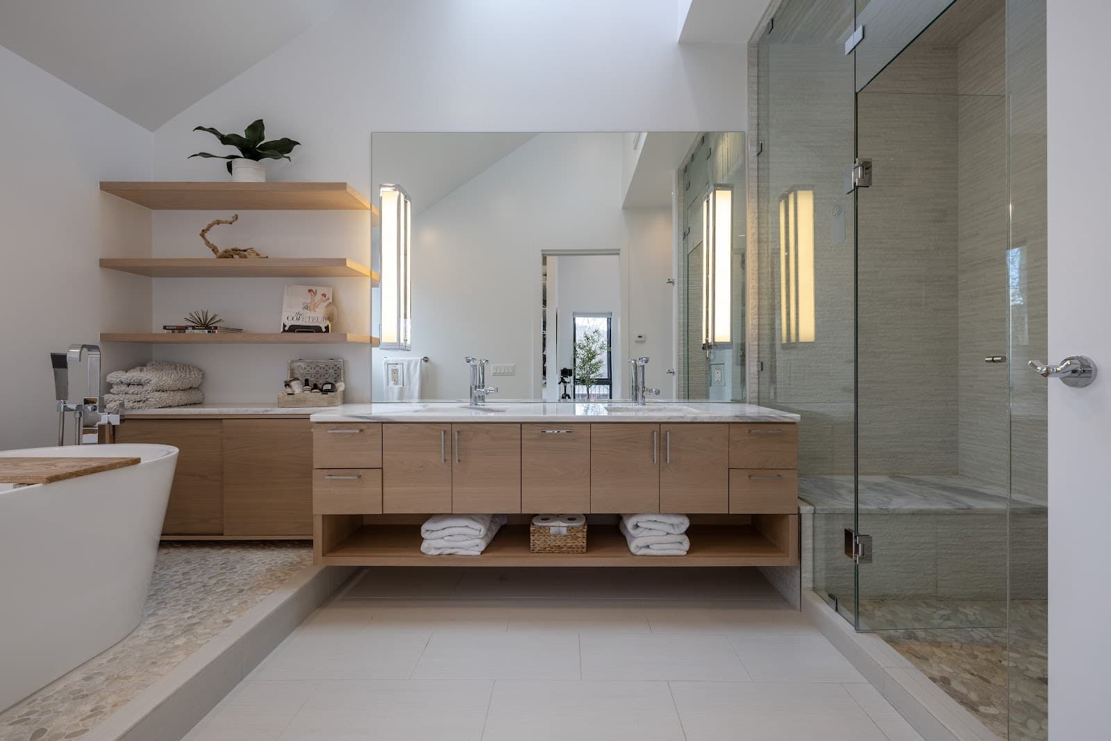 Meadow Lawn Park Estate: Resort-Style Living Near Pearl Street, interior 1