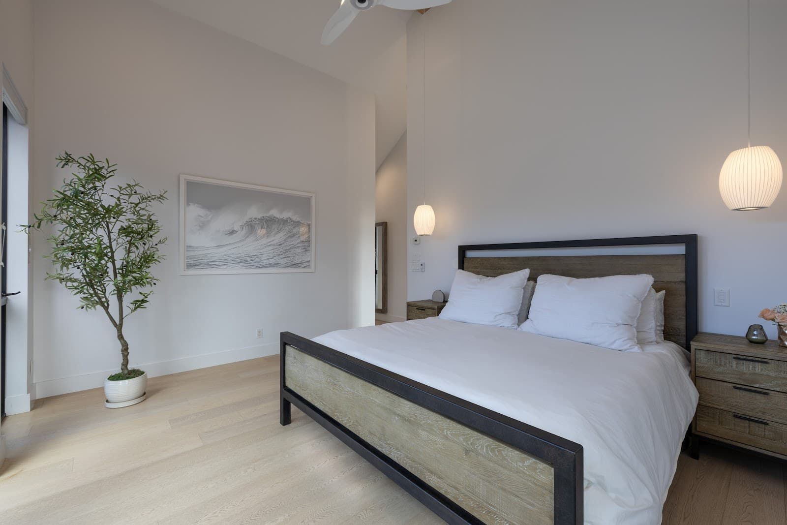 Meadow Lawn Park Estate: Resort-Style Living Near Pearl Street, interior 2